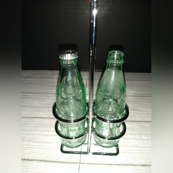 Vintage Glass Coca Cola Salt & Pepper Shakers Set With Metal Holder Made Taiwan - Picture 6 of 9